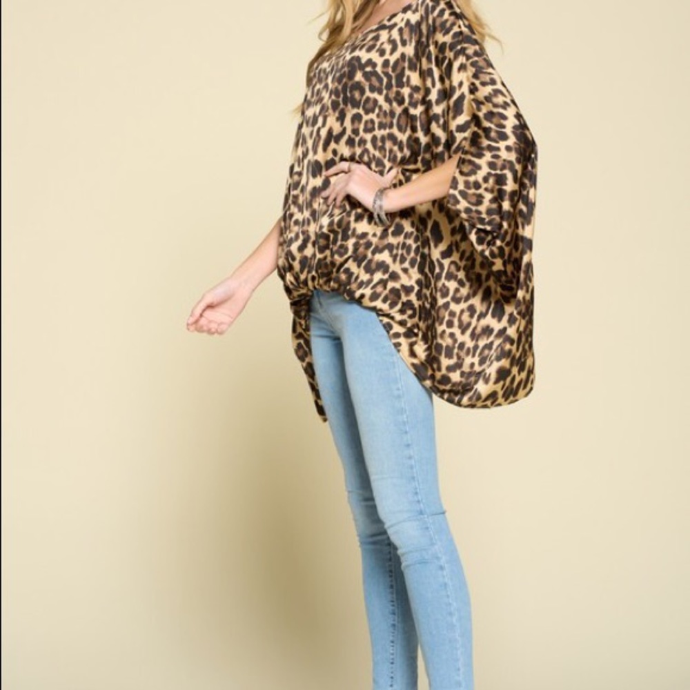 ❤️LAST! V Neck Leopard Poncho Style  Top! - Picture 3 of 7